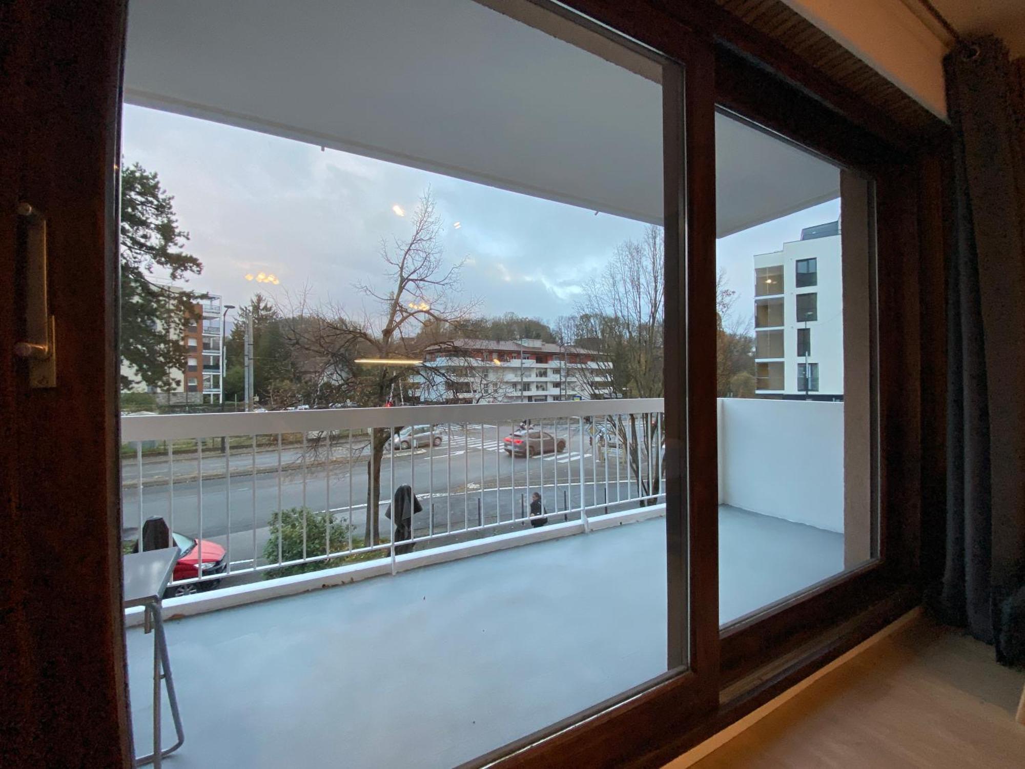 Studios & Chambres Aux Portes De Geneve แซ็ง-ฌูเลียง-อ็อง-เฌอเนอวัว ภายนอก รูปภาพ