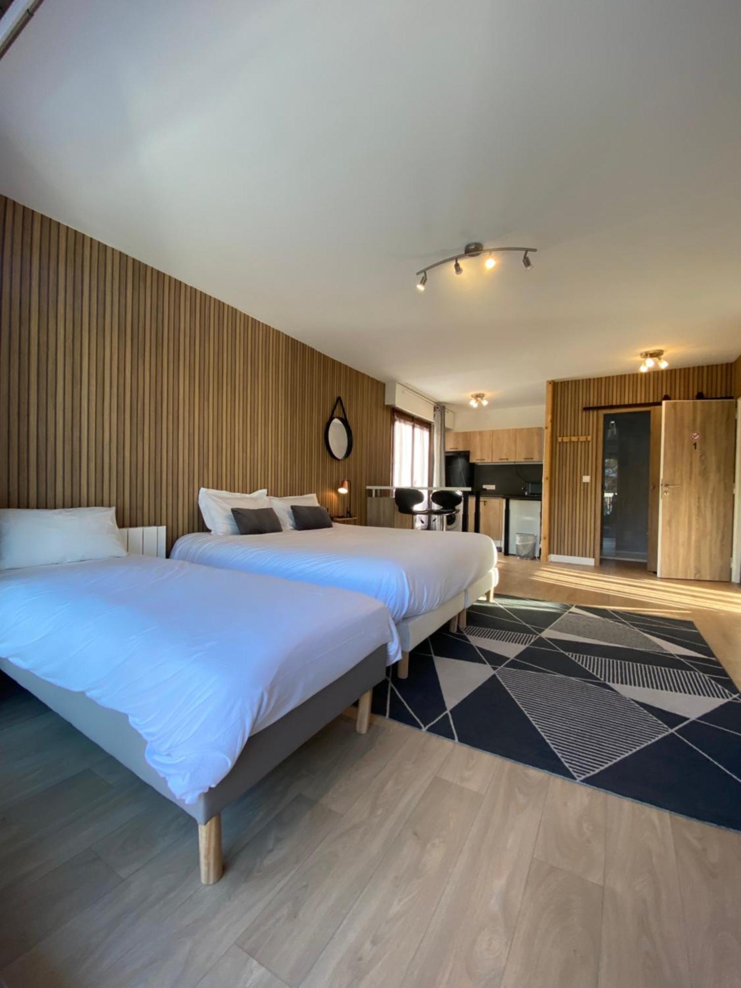 Studios & Chambres Aux Portes De Geneve แซ็ง-ฌูเลียง-อ็อง-เฌอเนอวัว ภายนอก รูปภาพ